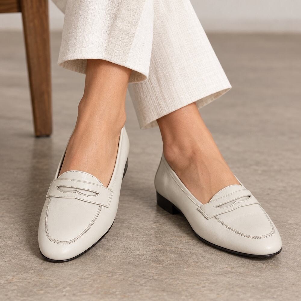 Vintage Salvatore Ferragamo White Leather Loafers 9.5 B Made in Italy